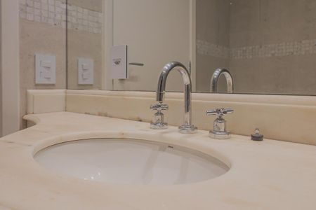 Apartamento à venda com 115m², 2 quartos e 2 vagasBanheiro da Suíte 2