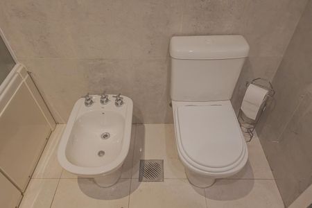 Apartamento à venda com 115m², 2 quartos e 2 vagasBanheiro da Suíte 2