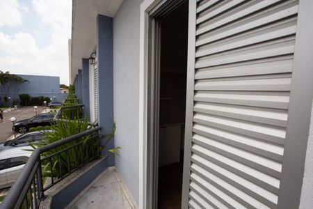 Casa de condomínio à venda com 100m², 3 quartos e 2 vagasVaranda