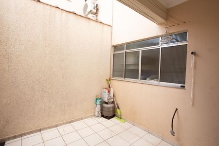 Casa de condomínio à venda com 100m², 3 quartos e 2 vagasÁrea de Serviço