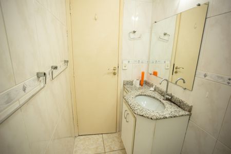 Casa de condomínio à venda com 100m², 3 quartos e 2 vagasBanheiro