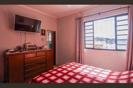 Casa à venda com 300m², 5 quartos e 4 vagas Casa à venda com 300m², 5 quartos e 4 vagasQuarto 2