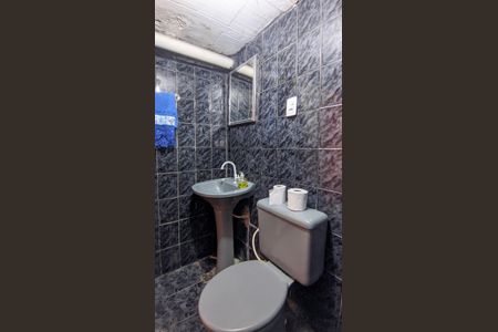 Casa à venda com 300m², 5 quartos e 4 vagas Casa à venda com 300m², 5 quartos e 4 vagasBanheiro 2