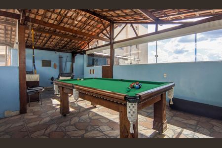 Casa à venda com 300m², 5 quartos e 4 vagas Casa à venda com 300m², 5 quartos e 4 vagasCobertura