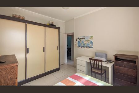 Casa à venda com 300m², 5 quartos e 4 vagas Casa à venda com 300m², 5 quartos e 4 vagasQuarto