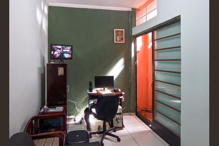 Casa à venda com 300m², 5 quartos e 4 vagas Casa à venda com 300m², 5 quartos e 4 vagasEscritório