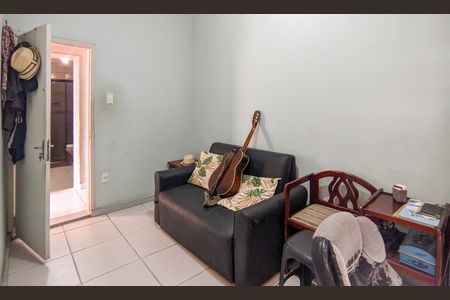 Casa à venda com 300m², 5 quartos e 4 vagas Casa à venda com 300m², 5 quartos e 4 vagasEscritório