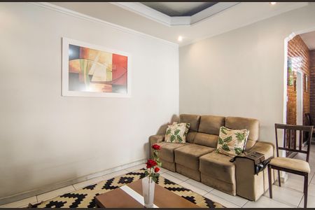 Casa à venda com 300m², 5 quartos e 4 vagas Casa à venda com 300m², 5 quartos e 4 vagasSala