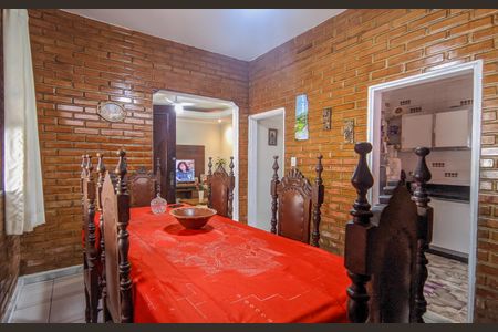 Casa à venda com 300m², 5 quartos e 4 vagas Casa à venda com 300m², 5 quartos e 4 vagasSala de Jantar