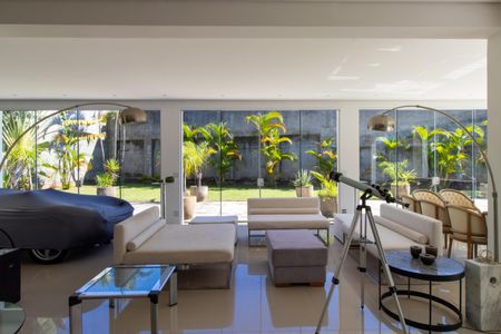 Casa de condomínio para alugar com 300m², 2 quartos e 4 vagasSala