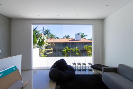 Casa de condomínio para alugar com 300m², 2 quartos e 4 vagasSala