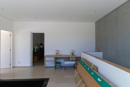 Casa de condomínio para alugar com 300m², 2 quartos e 4 vagasSala