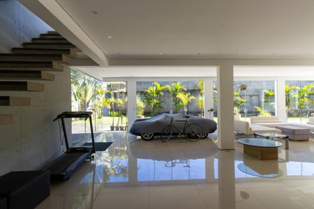 Casa de condomínio para alugar com 300m², 2 quartos e 4 vagasSala