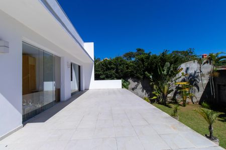 Casa de condomínio para alugar com 300m², 2 quartos e 4 vagasVaranda