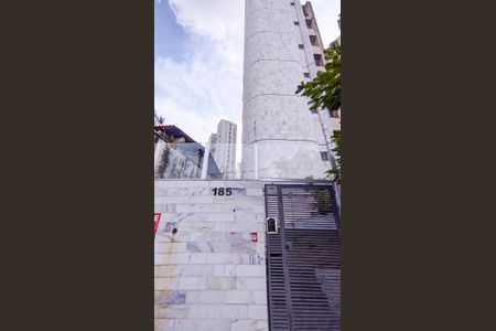 Apartamento à venda com 180m², 4 quartos e 2 vagasFachada