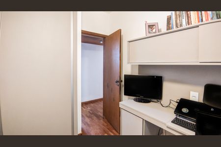 Apartamento à venda com 180m², 4 quartos e 2 vagasQuarto
