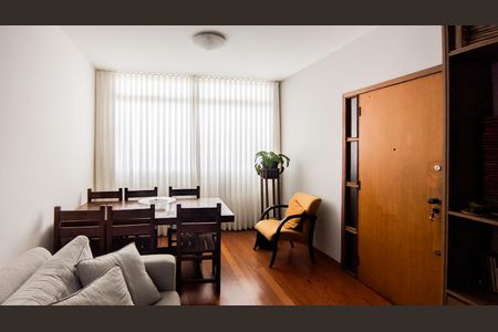 Apartamento à venda com 180m², 4 quartos e 2 vagasSala