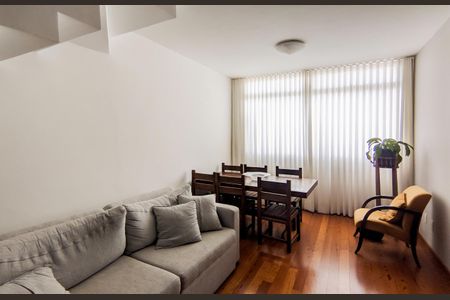 Apartamento à venda com 180m², 4 quartos e 2 vagasSala