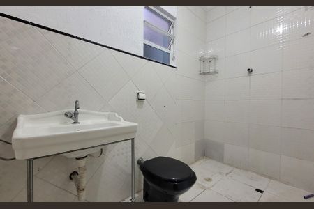 Casa à venda com 220m², 2 quartos e 6 vagasBanheiro 2