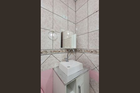 Casa à venda com 220m², 2 quartos e 6 vagasBanheiro