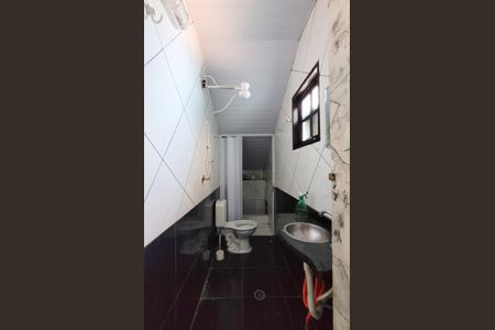 Casa à venda com 220m², 2 quartos e 6 vagasBanheiro da Garagem