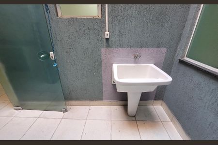 Casa à venda com 220m², 2 quartos e 6 vagasLavanderia