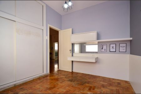 Casa à venda com 330m², 4 quartos e 3 vagas Casa à venda com 330m², 4 quartos e 3 vagasSuite1