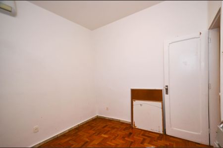 Casa à venda com 330m², 4 quartos e 3 vagas Casa à venda com 330m², 4 quartos e 3 vagasQuarto