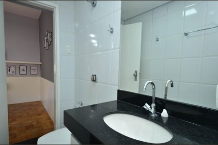 Casa à venda com 330m², 4 quartos e 3 vagas Casa à venda com 330m², 4 quartos e 3 vagasBanheiro suite1