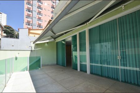 Casa à venda com 330m², 4 quartos e 3 vagas Casa à venda com 330m², 4 quartos e 3 vagasVaranda/ espaço Gourmet