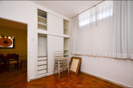 Casa à venda com 330m², 4 quartos e 3 vagas Casa à venda com 330m², 4 quartos e 3 vagasQuarto