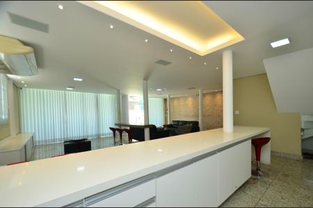 Casa à venda com 330m², 4 quartos e 3 vagas Casa à venda com 330m², 4 quartos e 3 vagasEspaço Gourmet