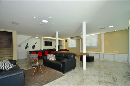 Casa à venda com 330m², 4 quartos e 3 vagas Casa à venda com 330m², 4 quartos e 3 vagasEspaço Gourmet