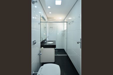 Casa à venda com 330m², 4 quartos e 3 vagas Casa à venda com 330m², 4 quartos e 3 vagasBanheiro suite1