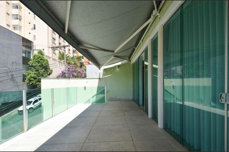 Casa à venda com 330m², 4 quartos e 3 vagas Casa à venda com 330m², 4 quartos e 3 vagasVaranda/ espaço Gourmet