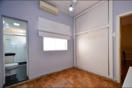 Casa à venda com 330m², 4 quartos e 3 vagas Casa à venda com 330m², 4 quartos e 3 vagasSuite1