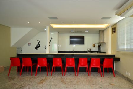 Casa à venda com 330m², 4 quartos e 3 vagas Casa à venda com 330m², 4 quartos e 3 vagasEspaço Gourmet