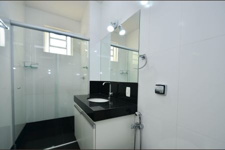 Casa à venda com 330m², 4 quartos e 3 vagas Casa à venda com 330m², 4 quartos e 3 vagasBanheiro suite2