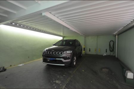 Casa à venda com 330m², 4 quartos e 3 vagas Casa à venda com 330m², 4 quartos e 3 vagasGaragem