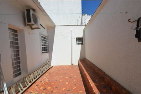 Casa à venda com 330m², 4 quartos e 3 vagas Casa à venda com 330m², 4 quartos e 3 vagasArea serviço