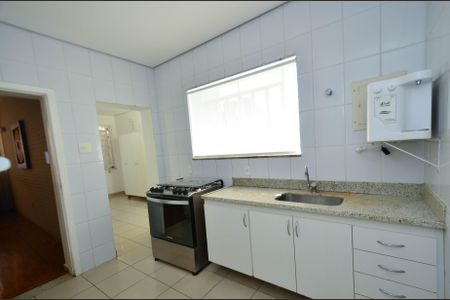 Casa à venda com 330m², 4 quartos e 3 vagas Casa à venda com 330m², 4 quartos e 3 vagasCozinha