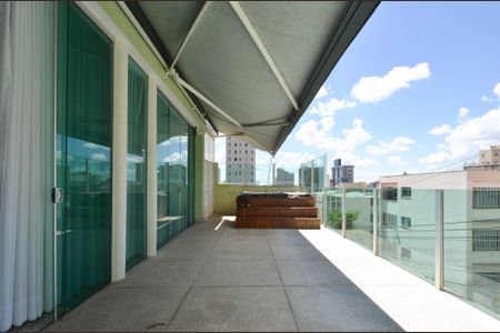 Casa à venda com 330m², 4 quartos e 3 vagas Casa à venda com 330m², 4 quartos e 3 vagasVaranda/ espaço Gourmet