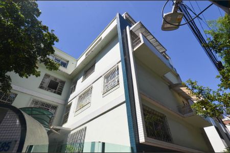 Apartamento à venda com 97m², 3 quartos e sem vaga Apartamento à venda com 97m², 3 quartos e sem vagaFachada