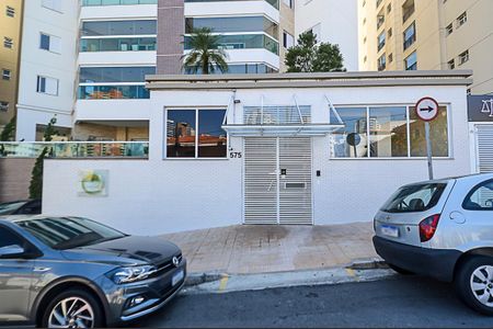 Apartamento à venda com 106m², 3 quartos e 2 vagasFachada e portaria