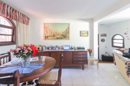 Casa à venda com 300m², 5 quartos e 3 vagasCasa 1 - Sala