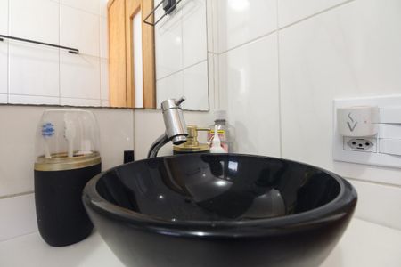 Apartamento à venda com 51m², 2 quartos e 1 vaga Apartamento à venda com 51m², 2 quartos e 1 vagaBanheiro