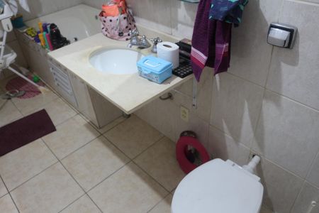 Casa à venda com 250m², 5 quartos e 2 vagasBanheiro da Suíte 1