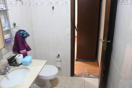 Casa à venda com 250m², 5 quartos e 2 vagasBanheiro da Suíte 1