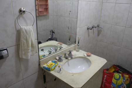 Casa à venda com 250m², 5 quartos e 2 vagasBanheiro 3