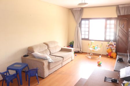 Casa à venda com 250m², 5 quartos e 2 vagasSala